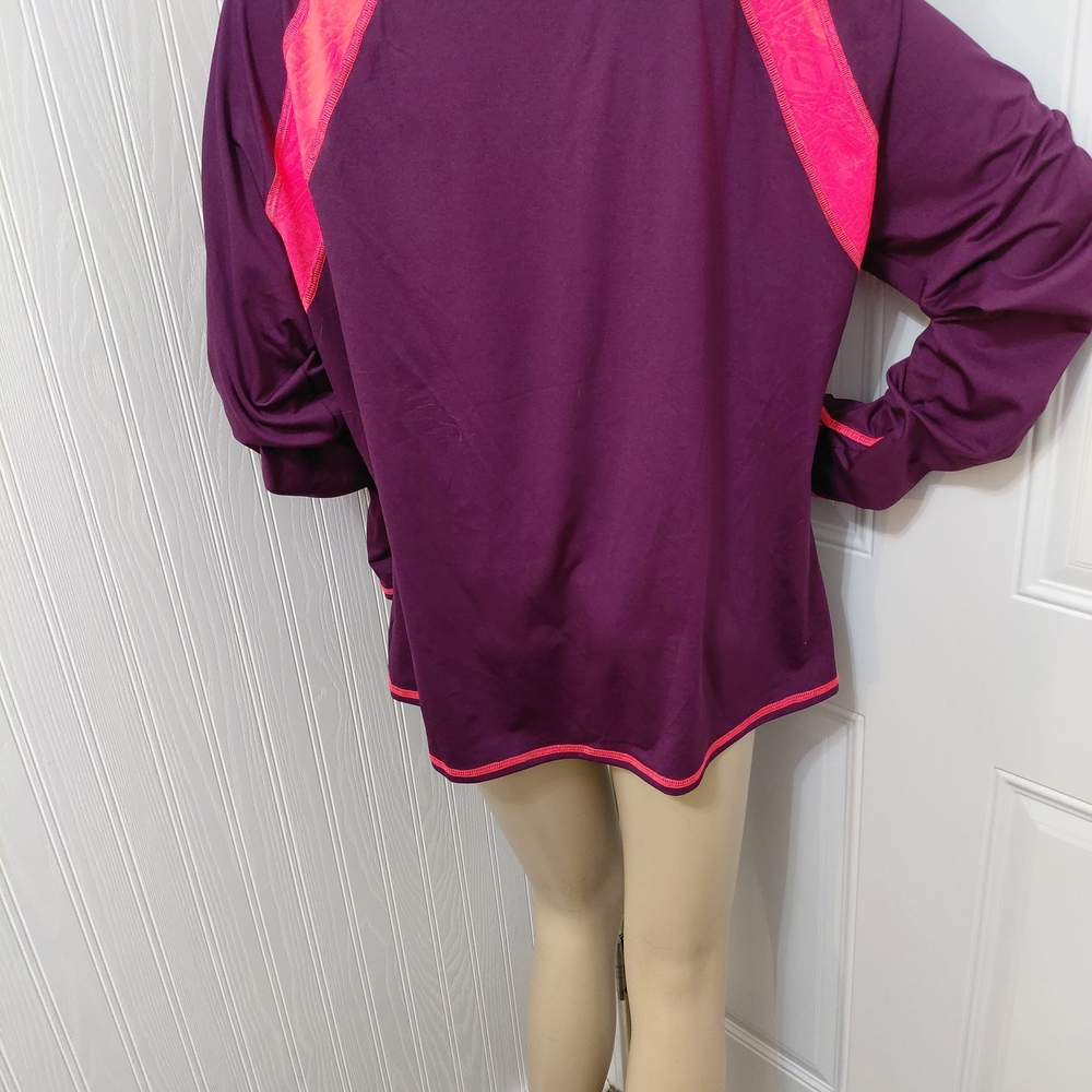Previously Loved Athleta Tenacity Sized 2X Top Purple & Pink Thumbholes - Picture 2 of 5